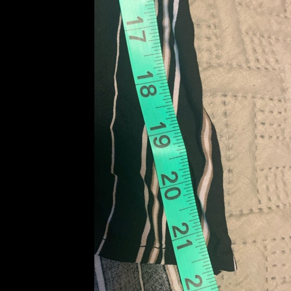 NEW! Maurices Top - Picture 9 of 11